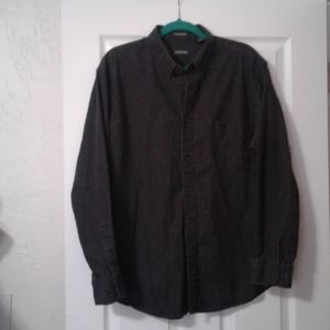 Men's St John's Bay long sleeve denim shirt.